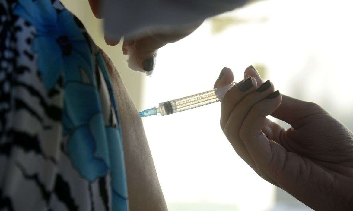 Imagem destaque da matéria - São Paulo planeja quarta dose de vacinação contra a covid maiores de 35 anos